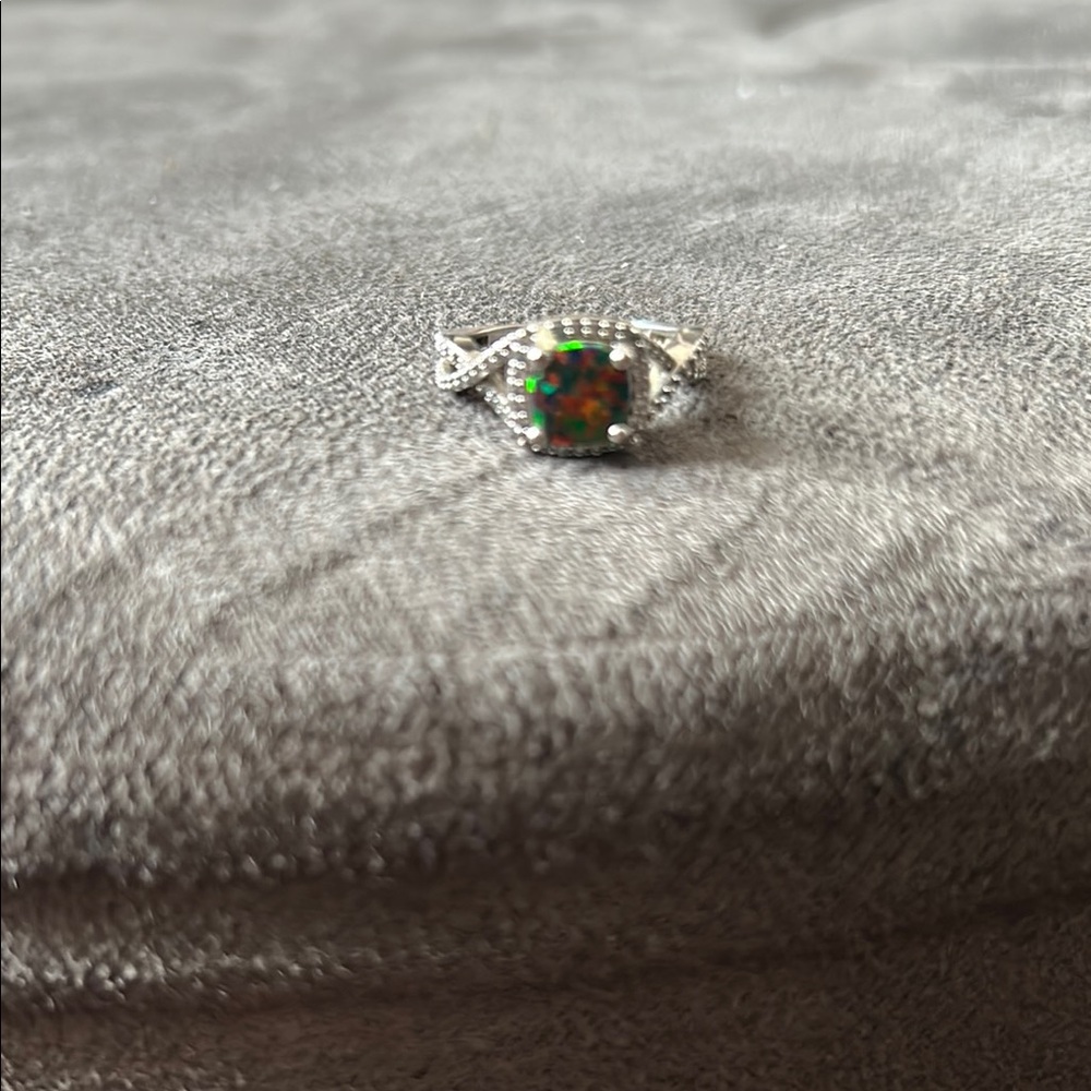 Elegant Silver Ring with Multicolor Gemstone